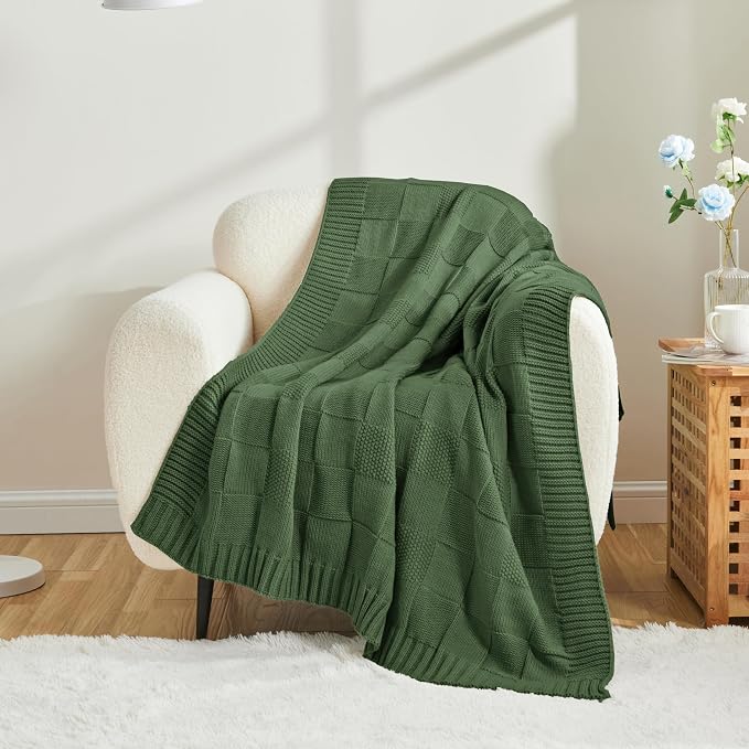 CozeCube Check Knit Throw Blanket, Christmas Green Checkered Bedroom Blanket - Image 2