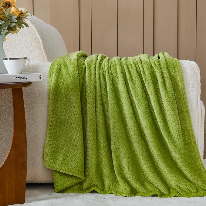 NEWCOSPLAY Super Soft Queen Blanket Green Premium Silky Flannel Fleece Leaves - Image 9