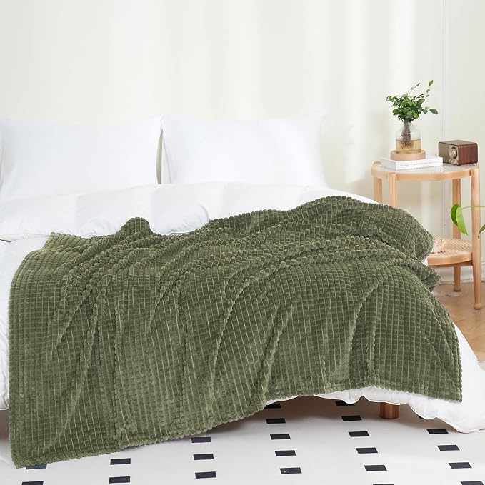 Puncuntex Flannel Fleece Throw Blanket Olive Green 60"×80", Super Soft Plush - Image 4