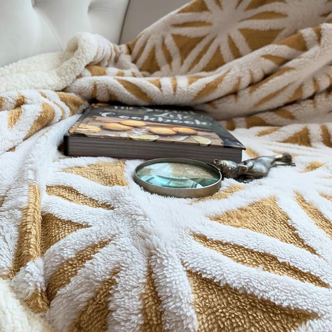 LOMAO Sherpa Fleece Blanket Fuzzy Soft Throw Blanket Dual Sided Blanket - Image 5