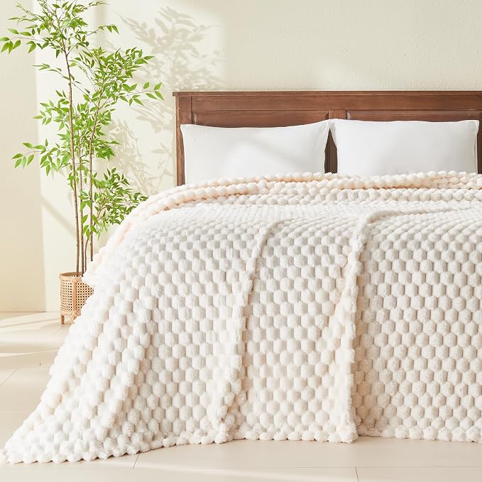 NEWCOSPLAY Super Soft King Blanket Ivory Premium Silky Flannel Fleece 3D Clouds - Image 2