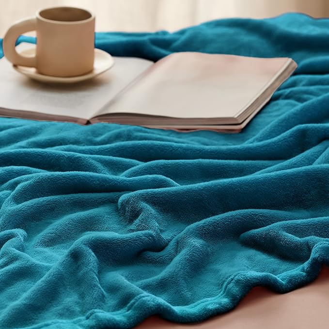 Bedsure GentleSoft Fleece Blanket Twin Size Teal - Image 5