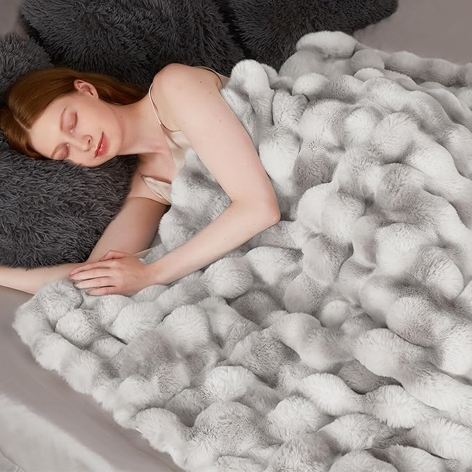 Touchat Luxury 1000GSM Faux Rabbit Fur Throw Blanket, Super Heavy Warm Cozy - Image 3