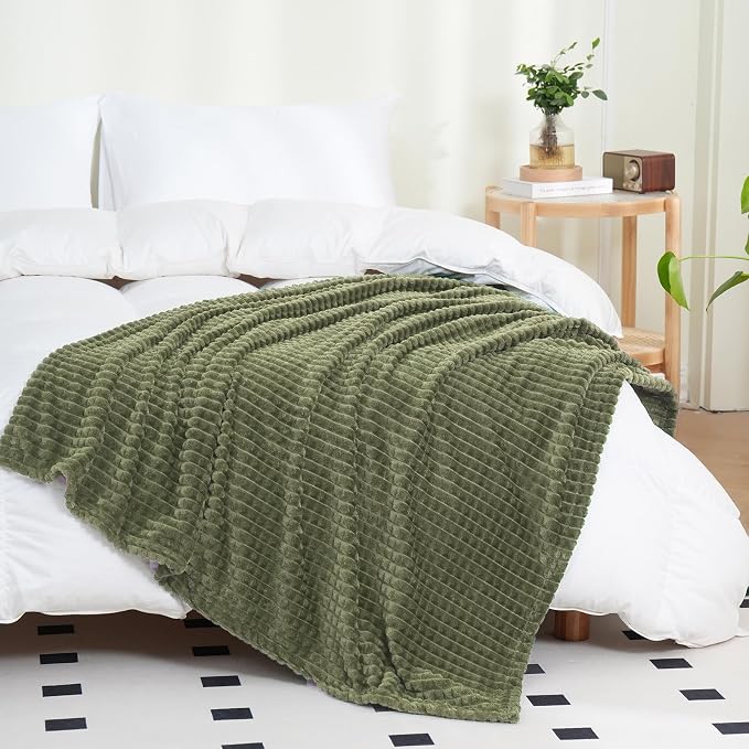 Puncuntex Flannel Fleece Throw Blanket Olive Green 50"×60" - Image 4