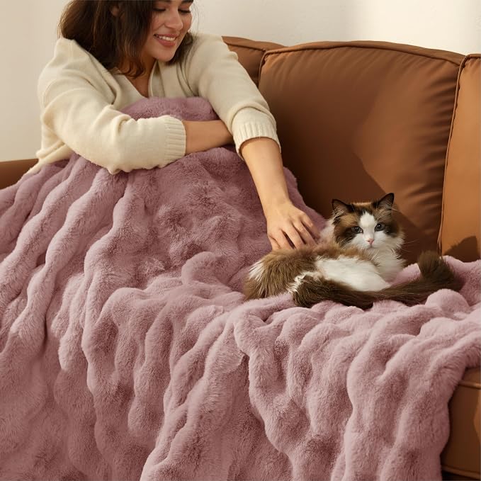 Bedsure GentleSoft Fluffy Fuzzy Twin Blanket, Soft Cozy Fleece Faux Fur Blanket - Image 9
