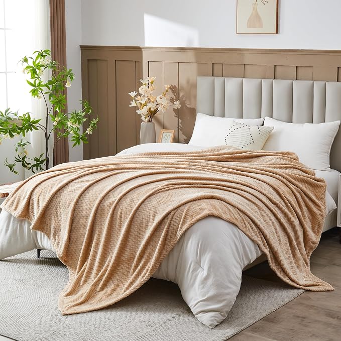 NEWCOSPLAY Super Soft Queen Blanket Brown Premium Silky Flannel Fleece Leaves - Image 2