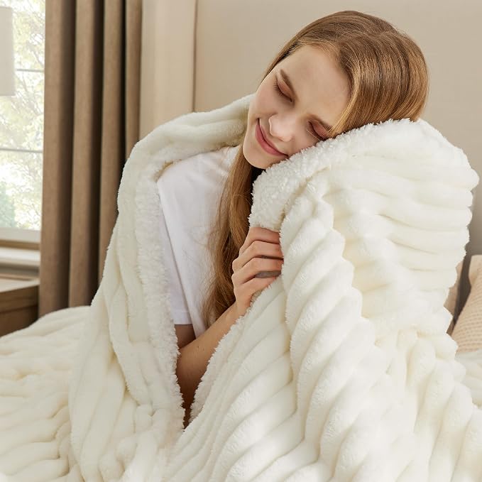 Bedsure Sherpa Blanket Queen Size by BEDSURE