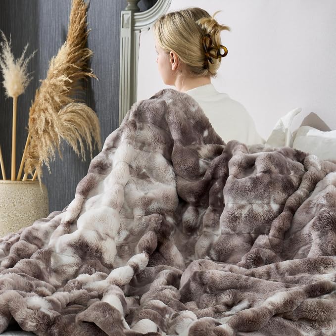 Cozy Bliss Deluxe Striped Rabbit Faux Fur Throw Blanket, Soft Fluffy Warm Plush - Image 8
