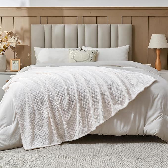 NEWCOSPLAY Super Soft King Blanket Ivory Premium Silky Flannel Fleece Leaves - Image 7