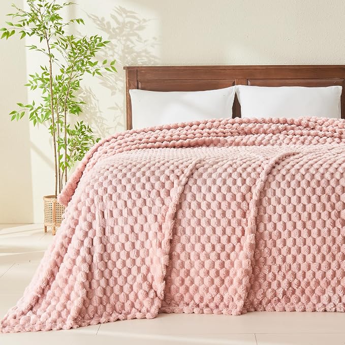 NEWCOSPLAY Super Soft King Blanket Pink Premium Silky Flannel Fleece 3D Clouds - Image 2
