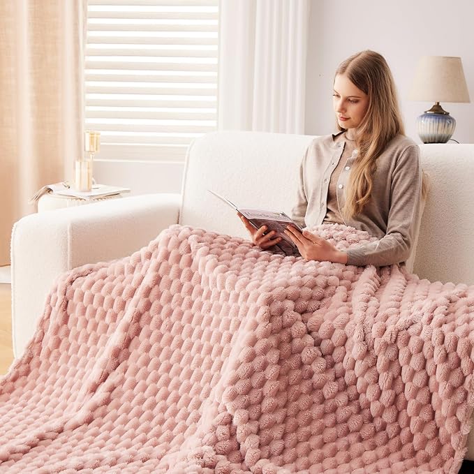 NEWCOSPLAY Super Soft King Blanket Pink Premium Silky Flannel Fleece 3D Clouds - Image 4