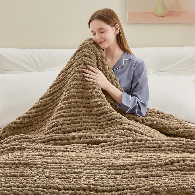 Negwoo Chunky Knit Throw Blanket, Handmade Light Brown Crochet Big Thick Blanket - Image 6