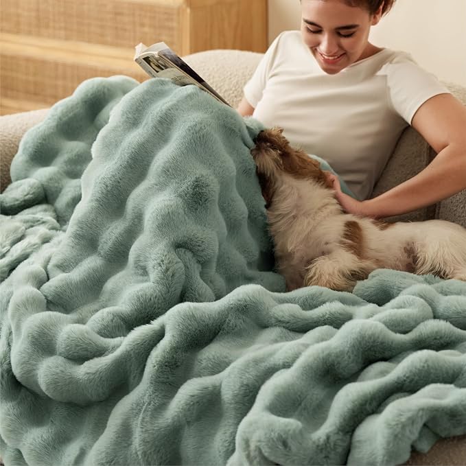 Bedsure GentleSoft Fluffy Fuzzy Twin Blanket, Soft Cozy Fleece Faux Fur Blanket - Image 4