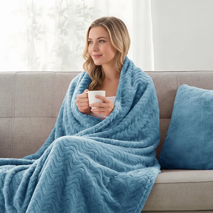 Exclusivo Mezcla Soft Fleece Throw Blanket - Image 2