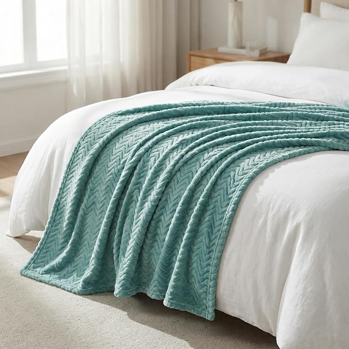 Exclusivo Mezcla Twin Blanket for Bed, Cozy Lightweight Fleece Blankets for All - Image 6