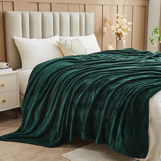 NEWCOSPLAY Super Soft King Blanket Forest Green Premium Silky Flannel Fleece - Image 3