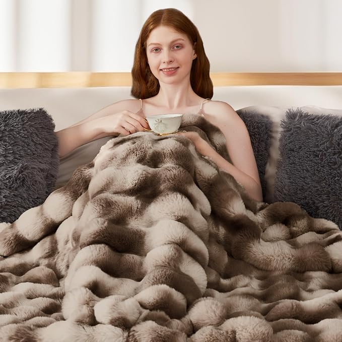 Touchat Luxury 1000GSM Rabbit Faux Fur Blanket, Super Heavy Warm Cozy Brown - Image 6