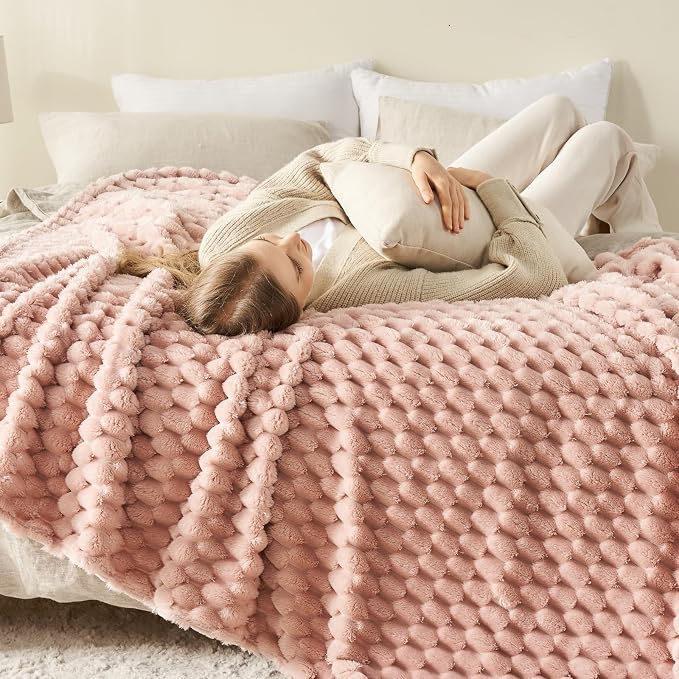 NEWCOSPLAY Super Soft King Blanket Pink Premium Silky Flannel Fleece 3D Clouds - Image 3