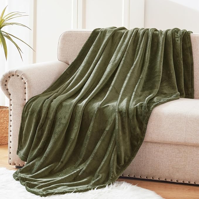 Exclusivo Mezcla Fleece Olive Green Throw Blanket - Image 3