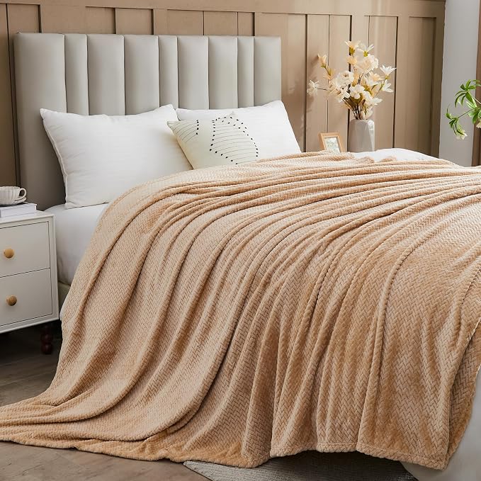 NEWCOSPLAY Super Soft Queen Blanket Brown Premium Silky Flannel Fleece Leaves - Image 4