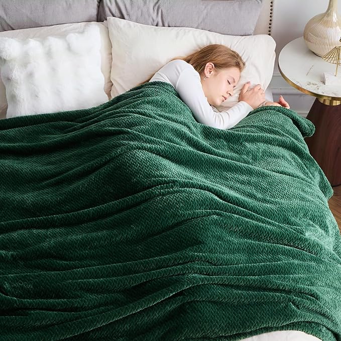 NEWCOSPLAY Super Soft King Blanket Dark Green Premium Silky Flannel Fleece - Image 4