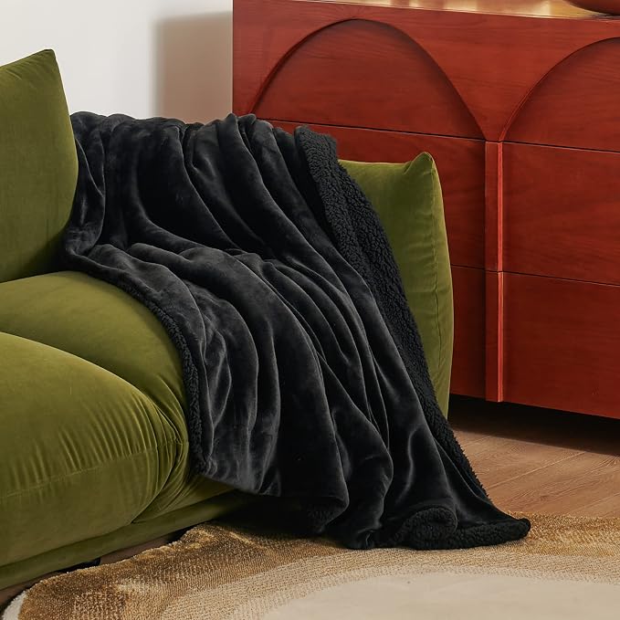 Bedsure GentleSoft Sherpa Fleece Throw Blanket - Image 3