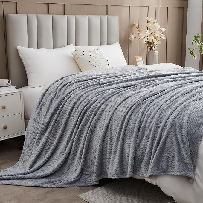 NEWCOSPLAY Super Soft Twin Blanket Grey Premium Silky Flannel Fleece Leaves - Image 9