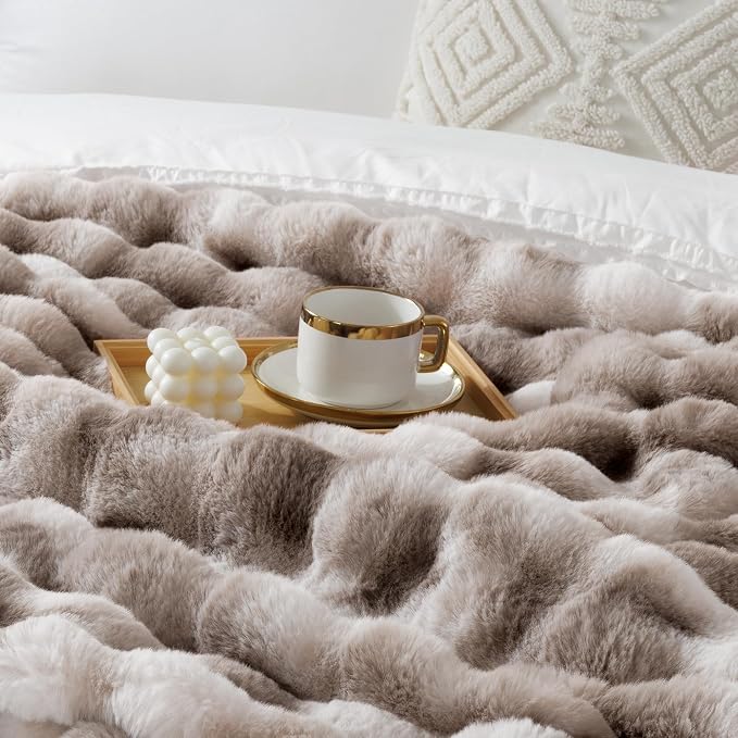 Touchat Luxury 1000GSM Rabbit Faux Fur Blanket, Super Heavy Warm Cozy Brown - Image 5
