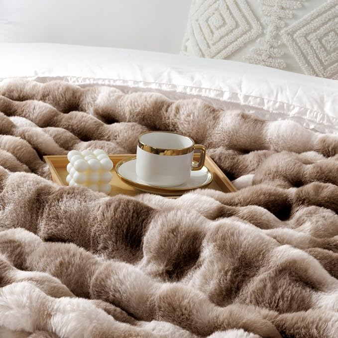 Touchat Luxury 1000GSM Faux Rabbit Fur Throw Blanket, Super Heavy Warm Cozy - Image 8