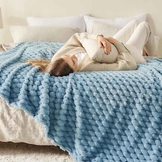 NEWCOSPLAY Super Soft King Blanket Blue Premium Silky Flannel Fleece 3D Clouds - Image 3