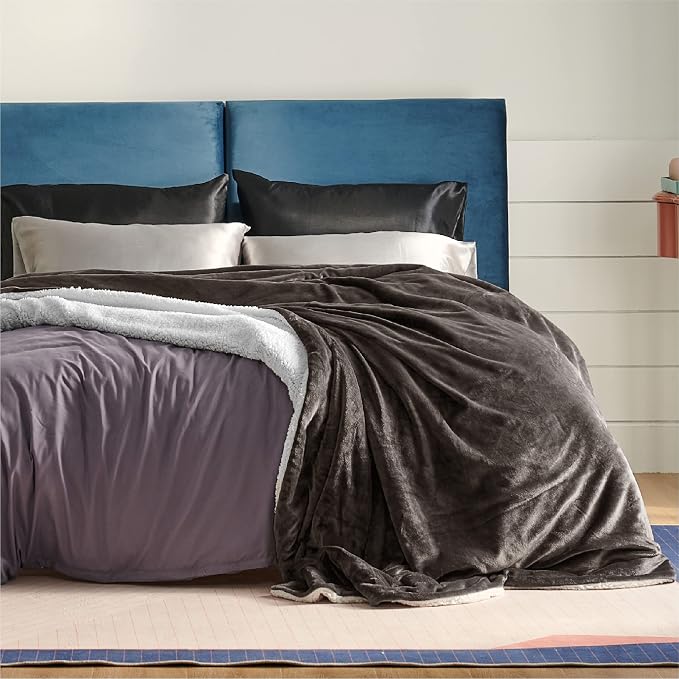 Bedsure GentleSoft Sherpa Fleece Blanket Queen Size - Image 3