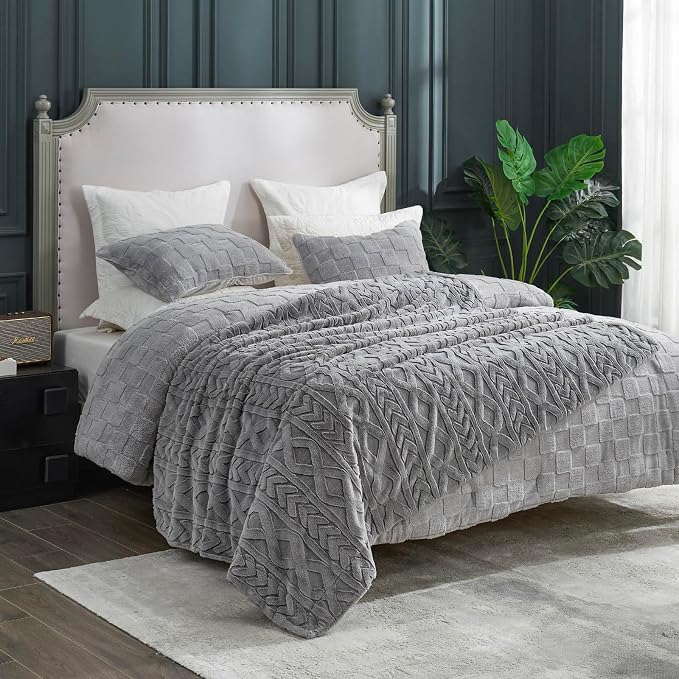 Cozy Bliss Faux Fur Throw Blanket - Image 5