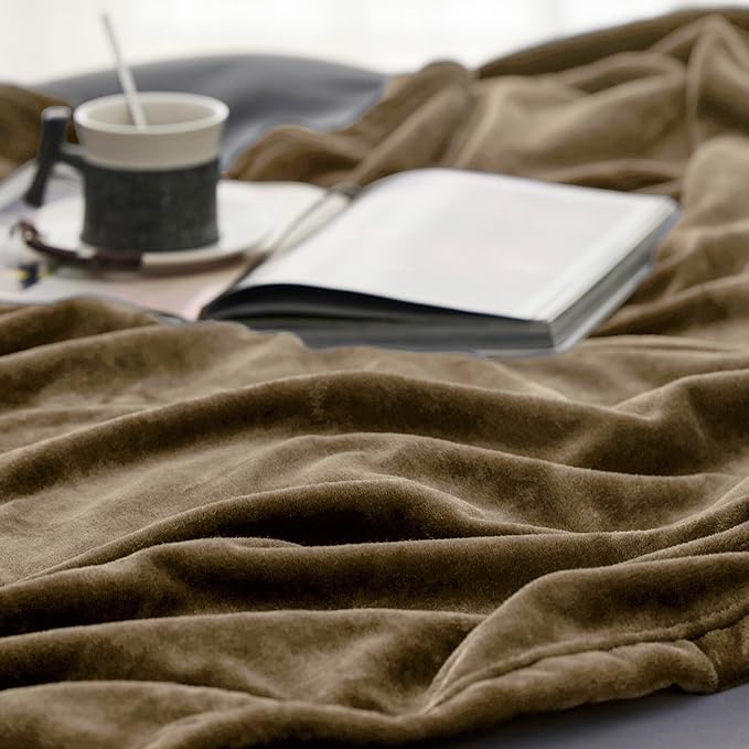 Bedsure GentleSoft Fleece Blanket Twin Size Camel - Image 5