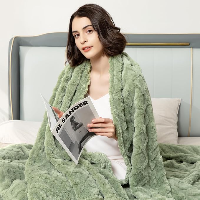 Aganear Flannel Throw Blanket - Image 6