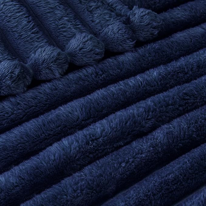 Exclusivo Mezcla King Size Flannel Fleece Blanket, Super Soft Striped Jacquard - Image 4