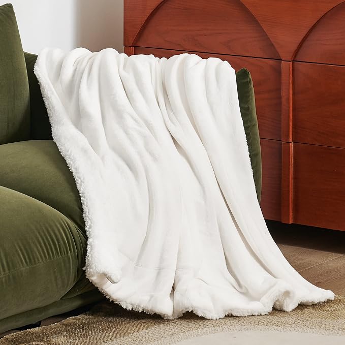 Bedsure GentleSoft Sherpa Fleece Twin Size Blanket - Image 3