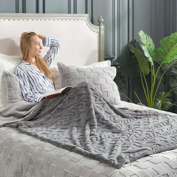 Cozy Bliss Faux Fur Throw Blanket - Image 3