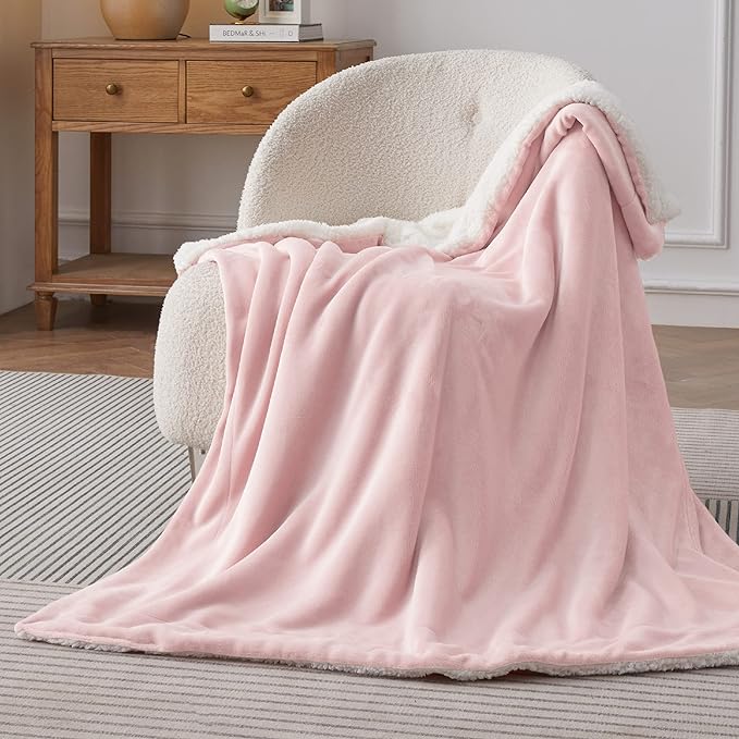 Bedsure GentleSoft Sherpa Fleece Throw Blanket - Image 3