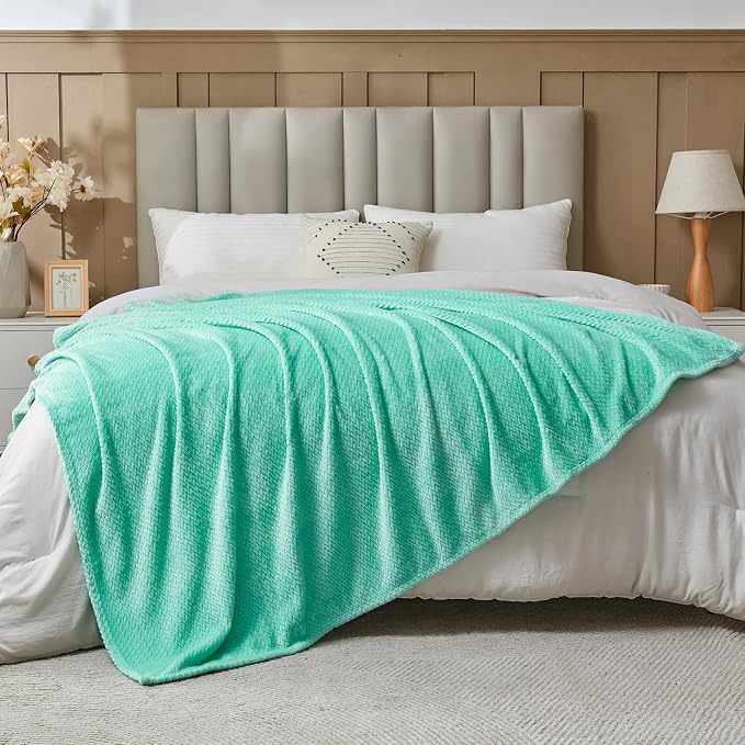 NEWCOSPLAY Super Soft Throw Blanket Aqua Premium Silky Flannel Fleece Leaves - Image 4