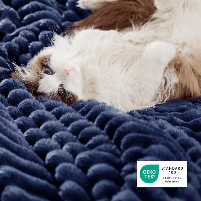Bedsure Sherpa Blanket Queen Size - Image 4