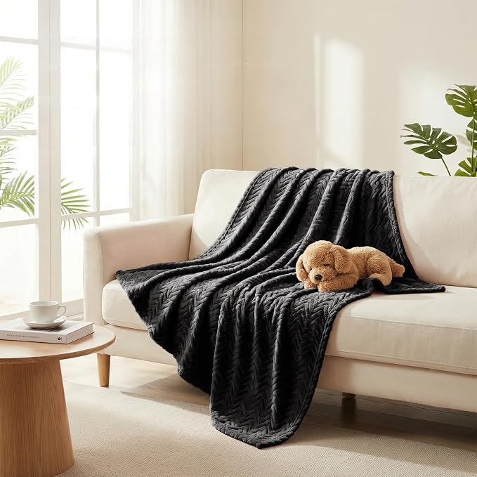 Exclusivo Mezcla King Blanket for Bed, Cozy Lightweight Fleece Blankets for All - Image 5