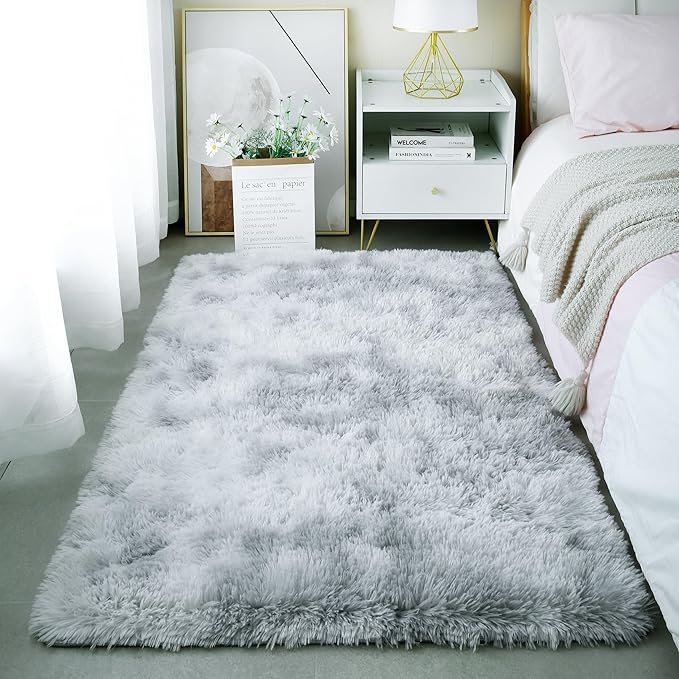 KICHOWUA 3x5 Fluffy Shag Light Grey Rug by KICHOWUA