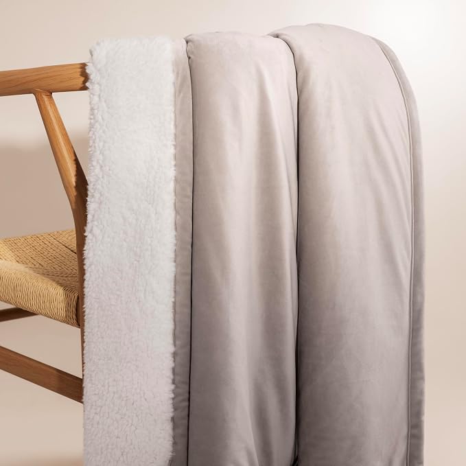 UGG Bliss Throw Blanket Plush Soft Fleece Fluffy Blankets - Image 6