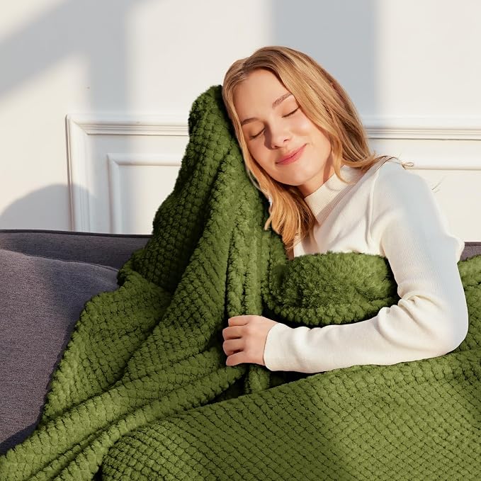 Whale Flotilla Twin Size Fuzzy Fleece Blanket, Fluffy Warm Soft Jacquard Bed - Image 3