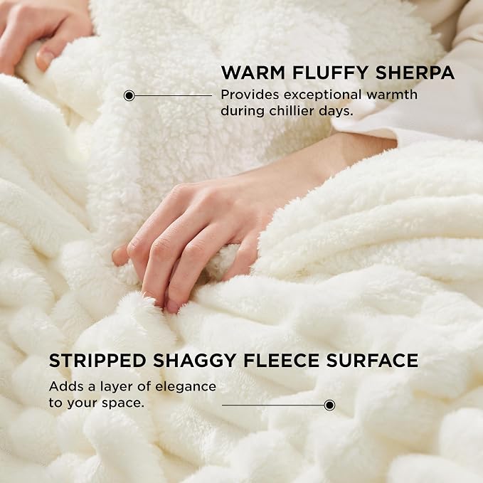 Bedsure Sherpa Blanket Queen Size - Image 3