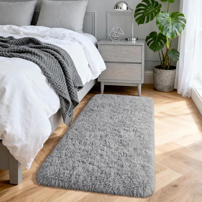 Merelax Fluffy Shaggy Small Area Rug, Mini Fuzzy Plush Throw Rug, Soft Non-Slip by Merelax