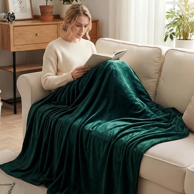 Exclusivo Mezcla Fleece Forest Green Throw Blanket - Image 2