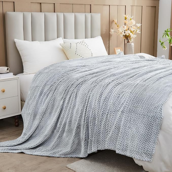 NEWCOSPLAY Super Soft King Blanket Frosty Dark Grey Premium Silky Flannel - Image 3