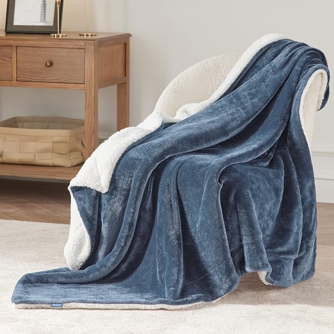 Bedsure GentleSoft Sherpa Fleece Throw Blanket - Image 3