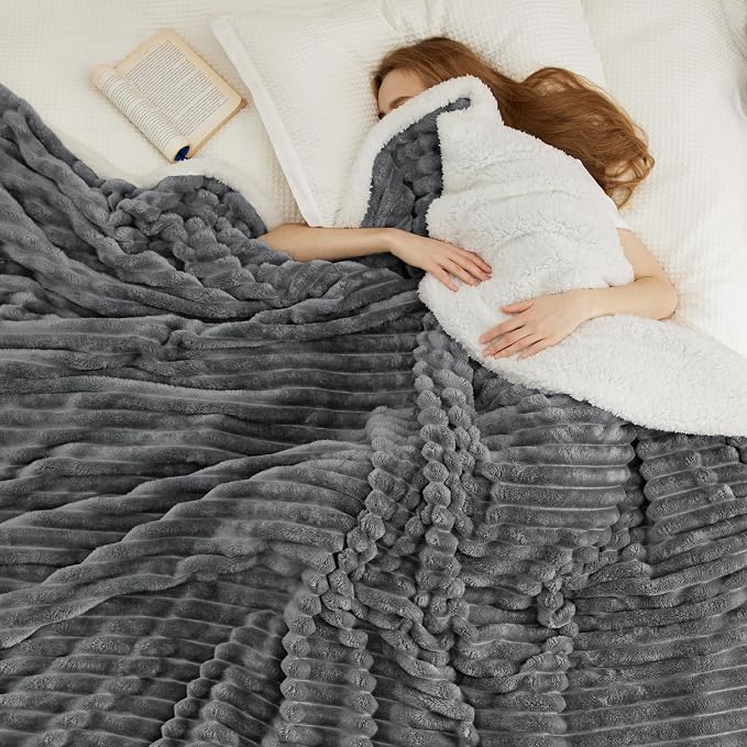 Bedsure Sherpa Blanket Queen Size - Image 2